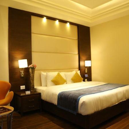 Oyo Premium Panchkula Sector 5酒店 外观 照片