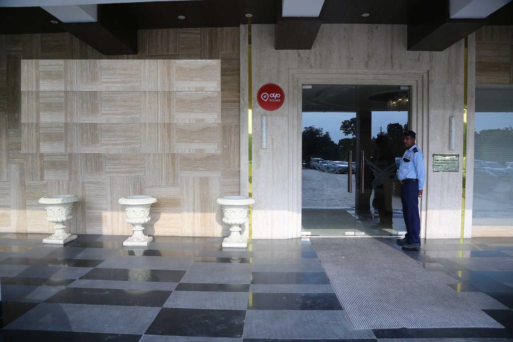 Oyo Premium Panchkula Sector 5酒店 外观 照片